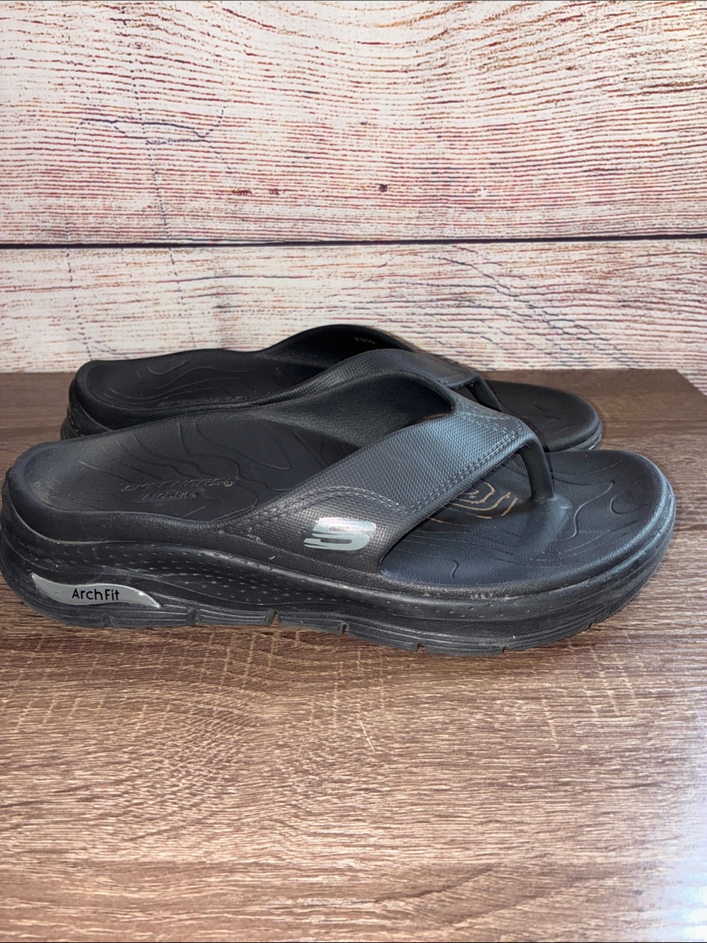 Pre Owned Skechers Foamies Arch Fit 3 Point Sandal Size 10